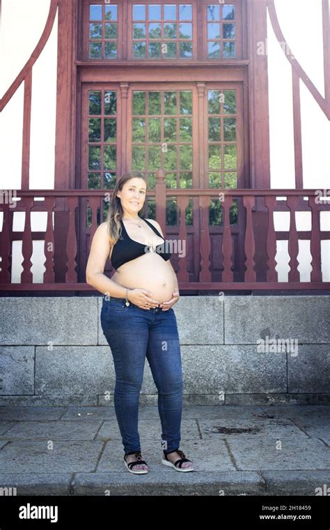 M Dchen Und Mutter Im Bikini Fotos Und Bildmaterial In Hoher Aufl Sung Alamy