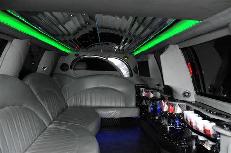 Lincoln Navigator Limousine - Edmonton Hummer Limos