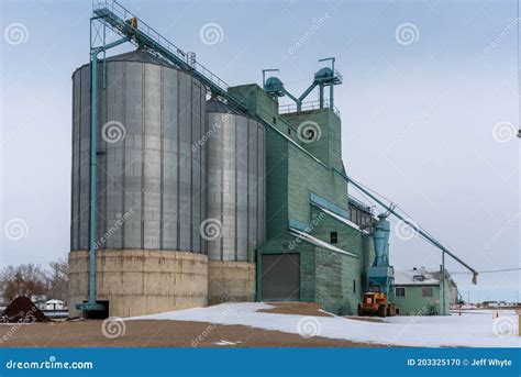 Old Wheat Pool Grain Elevator In Beiseker Alberta Editorial Image