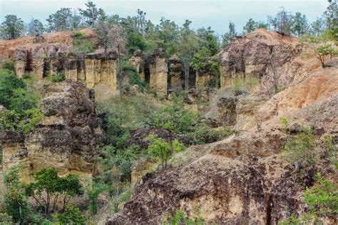 Cliff Stone Of Pha Chor At The Doi Lo Free Stock Photo Public Domain