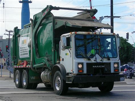 Mack Trash Truck Mack Trash Truck Of Waste Managment Inc Flickr