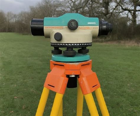 How Does Surveying Equipment Work?