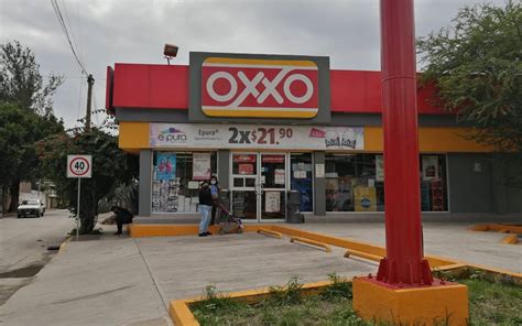 Asaltantes se adueñan de la cuenta del día en tienda de conveniencia de