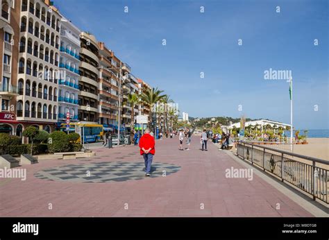 Pedestrian Preconct Hi Res Stock Photography And Images Alamy