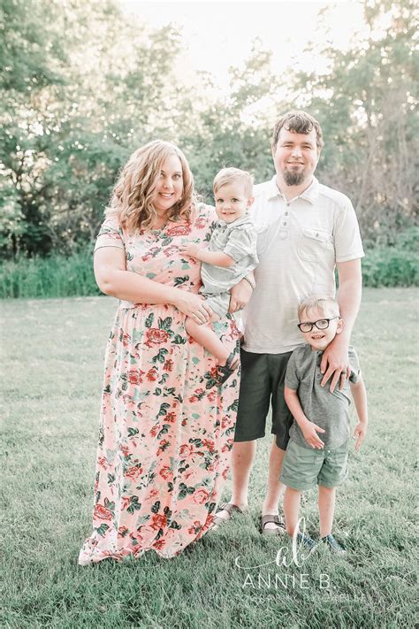 Your Kid Is Naked In Your Window Neighbor Texts Mom A Pic Of Her Year Old And Their