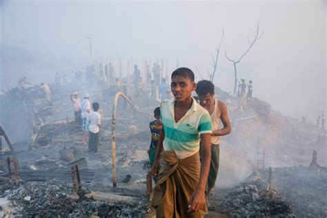 Bild Zu Rohingya In Bangladesch 12 000 Menschen Nach Brand Obdachlos