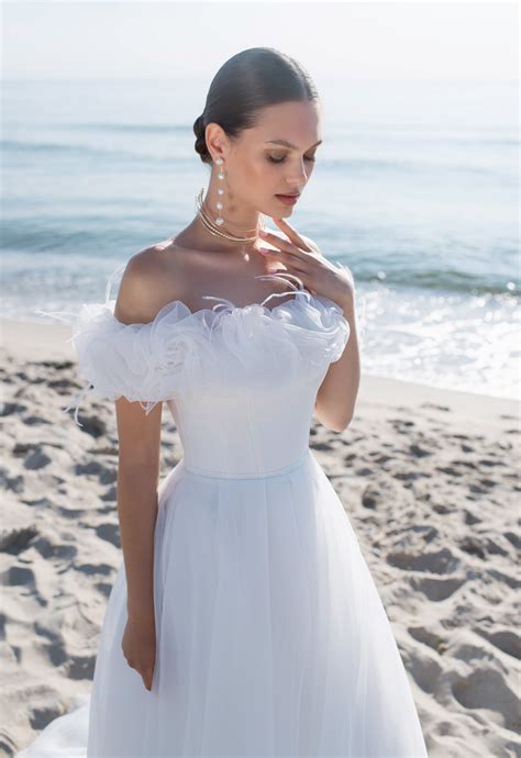 Unique Off Shoulder A Line Wedding Dress Harems Brides