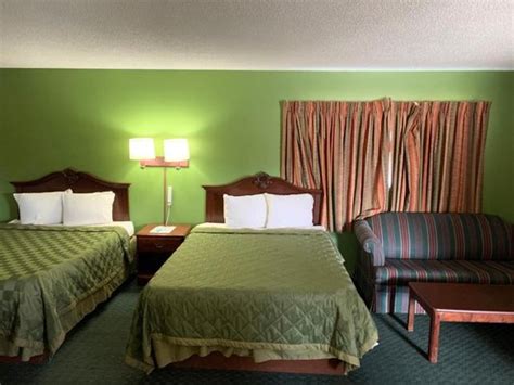 GAS LITE MOTEL - 8927 State Rte 1, Lawrenceville, Illinois - Hotels ...