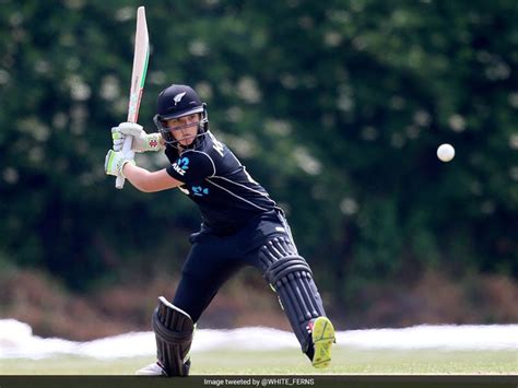 Amelia Kerr Becomes Youngest Double Ton Scorer In ODI Cricket | Cricket ...