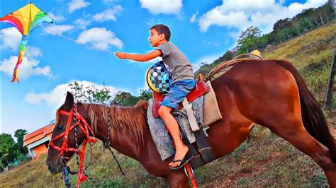 Soltando Pipa De Cima Do Cavalo Youtube