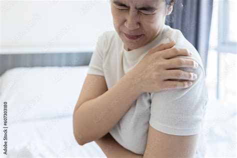 Asian Middle Aged Woman Suffering From Shoulder Pain Shoulder Dislocation Aching Numbness And