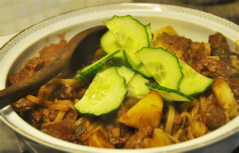 Hachee (meat stew) the Dutch-Indonesian way, by Beb Vuyk