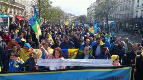 Des milliers de personnes manifestent à Paris en faveur de l