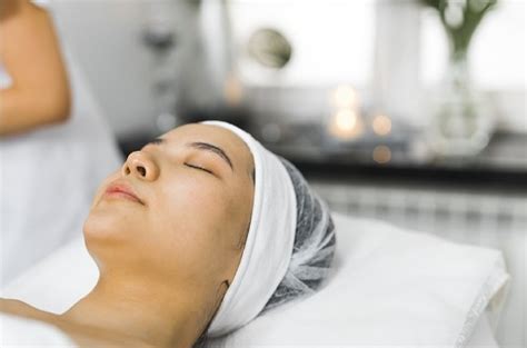 Revitalise Your Skin: The Benefits of E-Light Therapy - Lynn Aesthetic