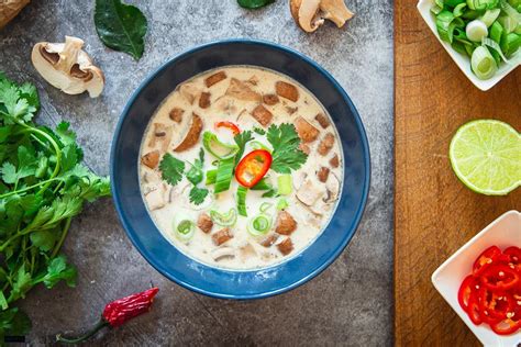 Tom Kha Gai Suppe Mit Huhn Kokosmilch Rezept Tastybits De