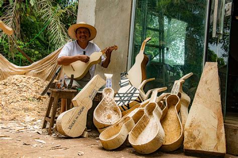 Modo de Fazer Viola de Cocho é revalidado como Patrimônio Cultural