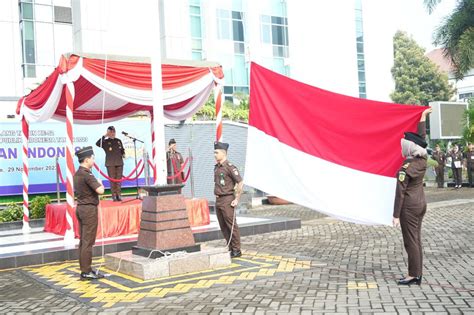 UPACARA PERINGATAN HARI KORPRI KE 52 Kejaksaan Tinggi Jawa Timur