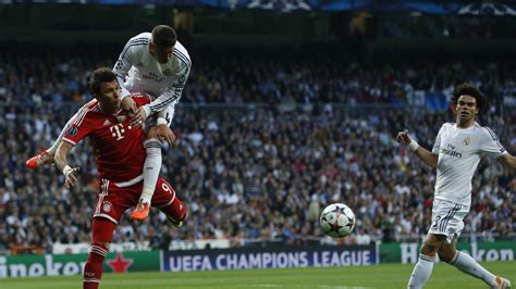 Champions League Harmlose Bayern Unterliegen Im Hinspiel In Madrid