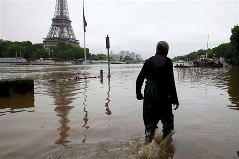 En Direct Inondations La Seine Sous Les M Tres Paris Le Bilan