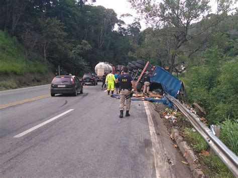 Caminh O Carregado Bebidas Tomba Em Santos Dumont Juiz De Fora Mg