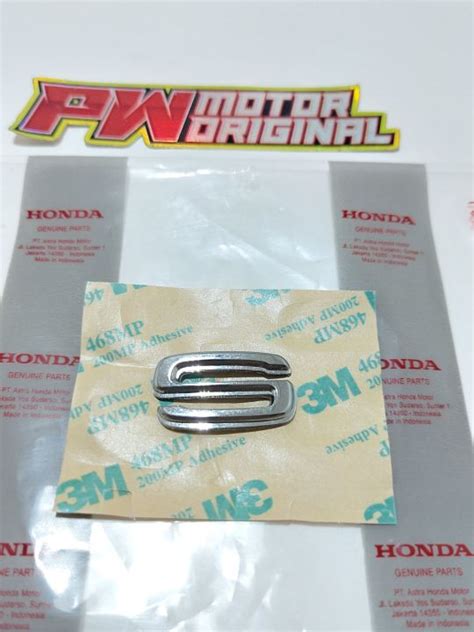 Emblem Logo Honda Scoopy Huruf S Warna Silver Chroom Original