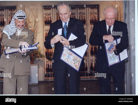 Nobel peace prize 1994 yasser arafat hi-res stock photography and ...