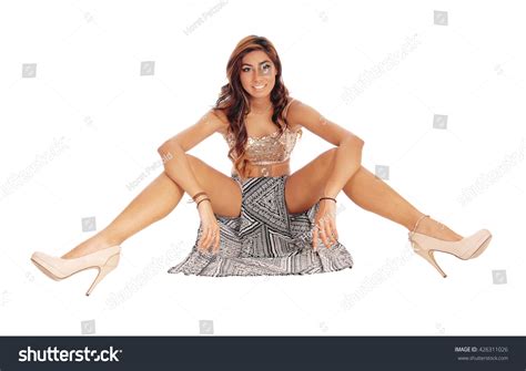 Woman sitting legs spread超过 965 张免版税可许可的库存照片 Shutterstock