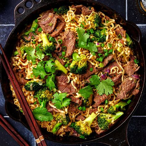 Hot Honey Beef Noodles And Broccoli Stir Fry Taming Of The Spoon