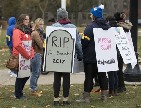 Liberal Plans To Bring Immediate End To College Strike Blocked By Ndp