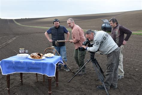 Dokončujeme Hudbu K Dokumentárnímu Filmu Pro Skyfilm O Půdě