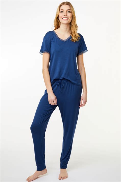 CCDK Jordan T shirt pyjamas overdel i mørkeblå med blonde Hos Lohse