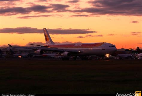 EC KCL Iberia Airbus A340 311 AviacionCR Net