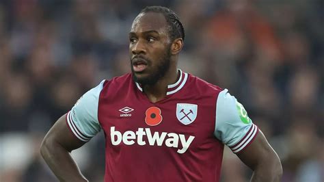 West Ham Star Michail Antonio Involved In Car Crash As Statement