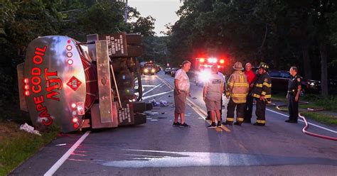 Watch Tanker Rollover… Large Oil Spill… Driver Extricated