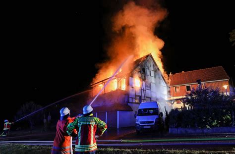 Das Haus Brennt Lichterloh Stuttgarter Zeitung