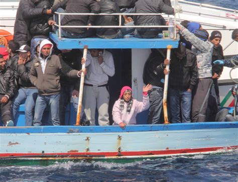 Oltre Duecento Migranti Sbarcati A Lampedusa Live Sicilia