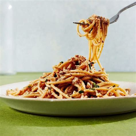 How to Make Anchovy Garlic Sauce for Pasta - MANGIA MAGNA