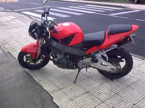 Honda CBR 954 RR Transformada Naked