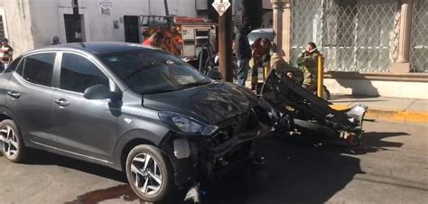 Choque Entre Moto Y Carro Deja Dos Lesionados