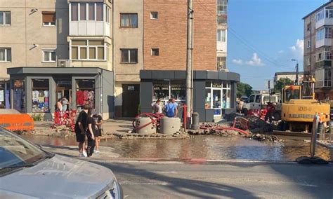 Foto Video Tirea Ta Piscin Pe Bd Revolu Iei Din Alba Iulia Ap