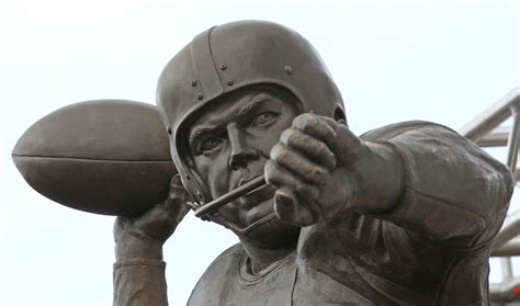 Browns unveil statue of Hall of Fame QB Otto Graham - The Washington Post