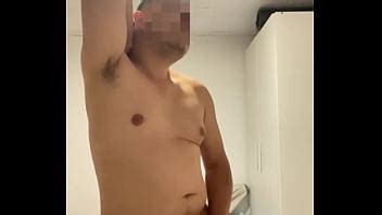 Seul à la maison branlette entièrement nue XVIDEOS