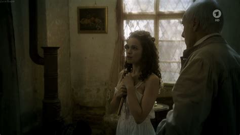 Naked Emilia Sch Le In Charit