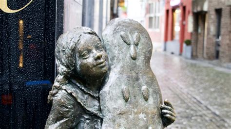 Das Aachener Printenmädchen Symbol für das leckere Traditionsgebäck