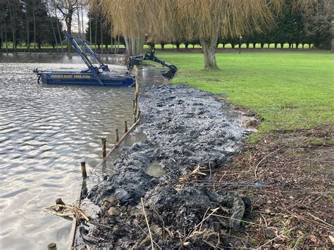 Lake & Pond Weed Removal & Water Clearance - Digger Boats