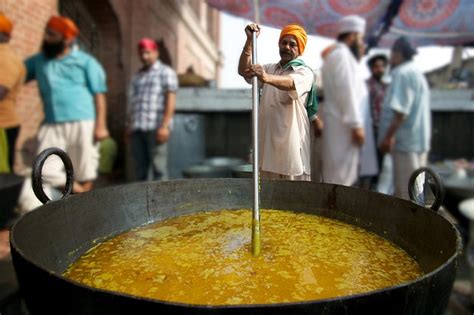 15 Amazing Facts About The Langar At The Golden Temple World's Largest ...