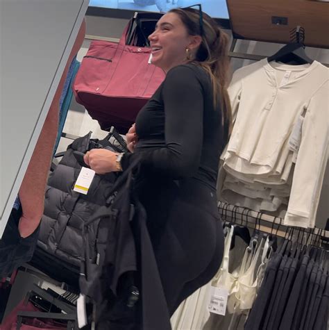 BLONDE IN LULUS AT THE LULU STORE Forum