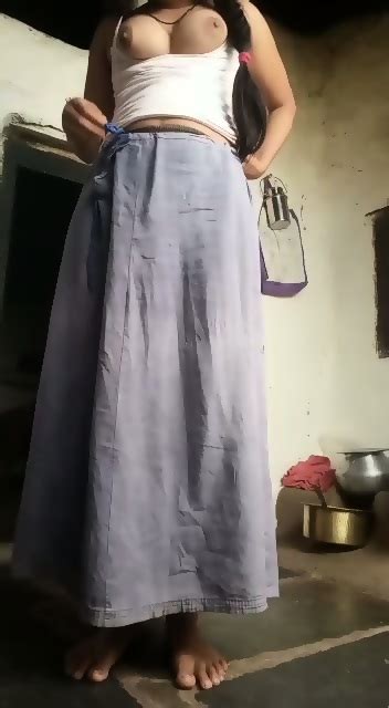 Desi Village Girl Showing Boob