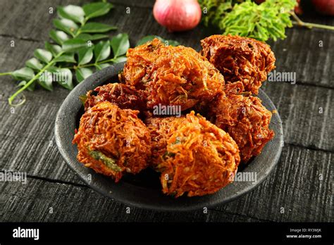 Spicy Crispy Fried Onion Fritters Ulli Vada Pakora Pakoda Indian