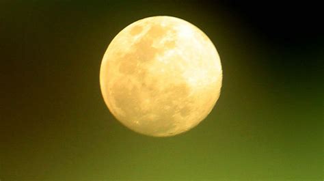 Apa Itu Supermoon Fenomena Alam Yang Bikin Pemandangan Bulan Terlihat